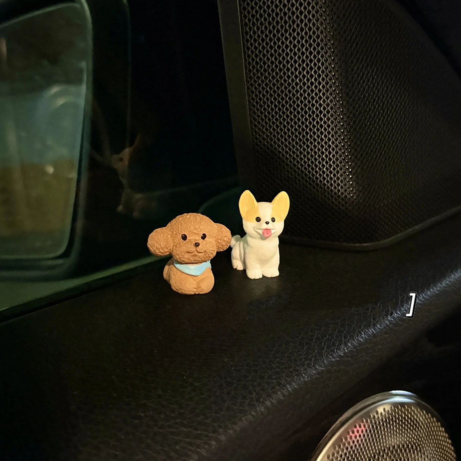 6pcs Creative Funny Mini Dog Car Ornaments Car Center Console Display Screen Vehicle Decoration Interior Accessories