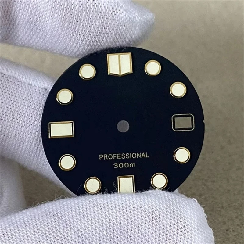 C3 قرص ساعة مضيء أخضر 28.5 مللي متر تقويم واحد قرص ذهبي أسود لحركة NH35 4R36 SKX007 وجوه ساعة معدلة