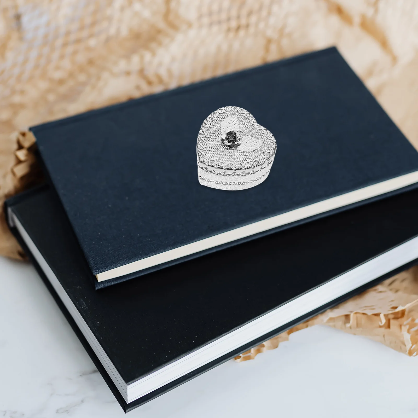 

Heart Shaped Jewelry Box Metal Small Vintage Storage For Rings Necklaces Wedding Keepsake Trinket Box Decor Hollow Design