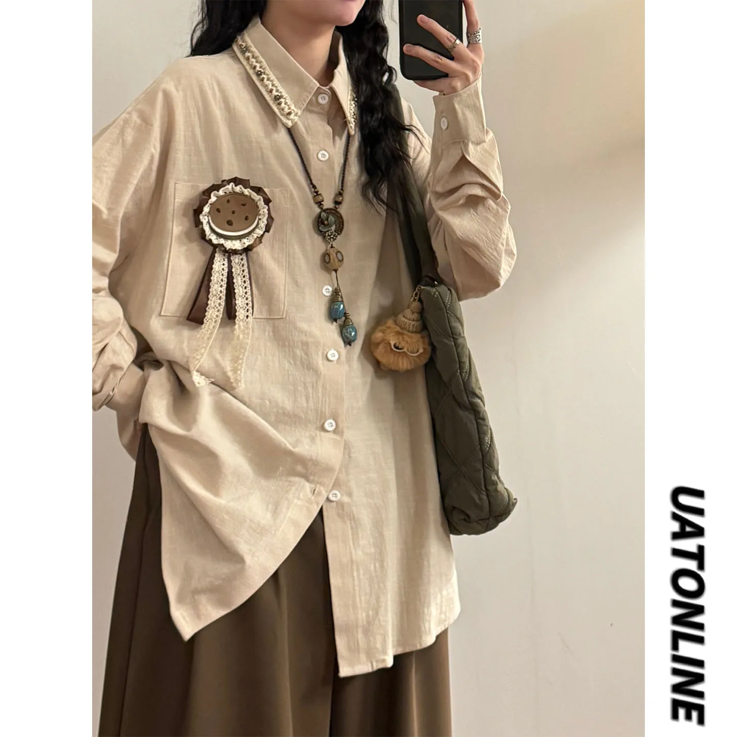 

Весна 2026: Новая свободная рубашка с длинным рукавом в стиле ретро, с декоративным дизайном, универсальная, повседневная, модная, нейтральная, однотонная.