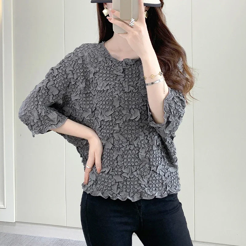 Miyake Temperament Pleated Top for Women\'s 2025 Summer New Embroidered Design High-quality Short Sleeved T-shirt
