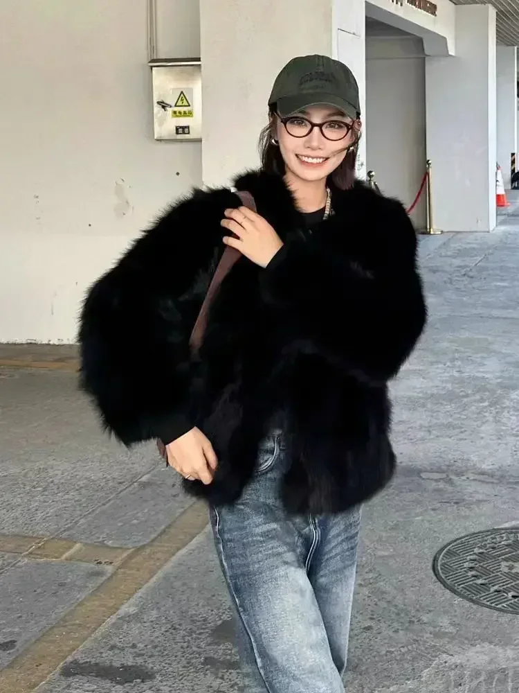 2024 Winter New Fox Fur Environmental Protection Fur Coat for Women Black Short Slim Fit Fashionable Age Reducing Top for Women