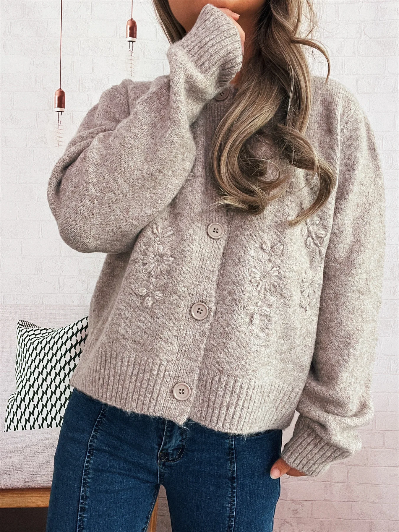 

Casual Solid Color Cardigan Autumn Loose O-neck Long Sleeve Single Breasted Embroidered Flower Knitted Coat Fashion New Sweater