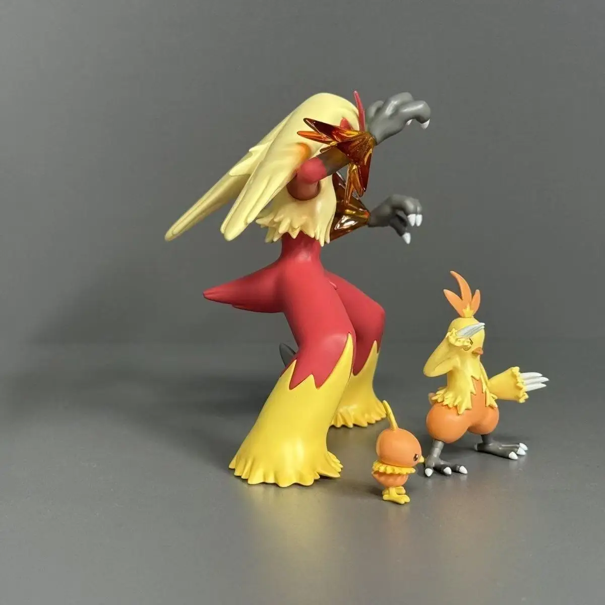 Anime Pokemon Figure Blaziken Evolutionary Group Action Figures in PVC Collezione Modello Giocattoli Regali