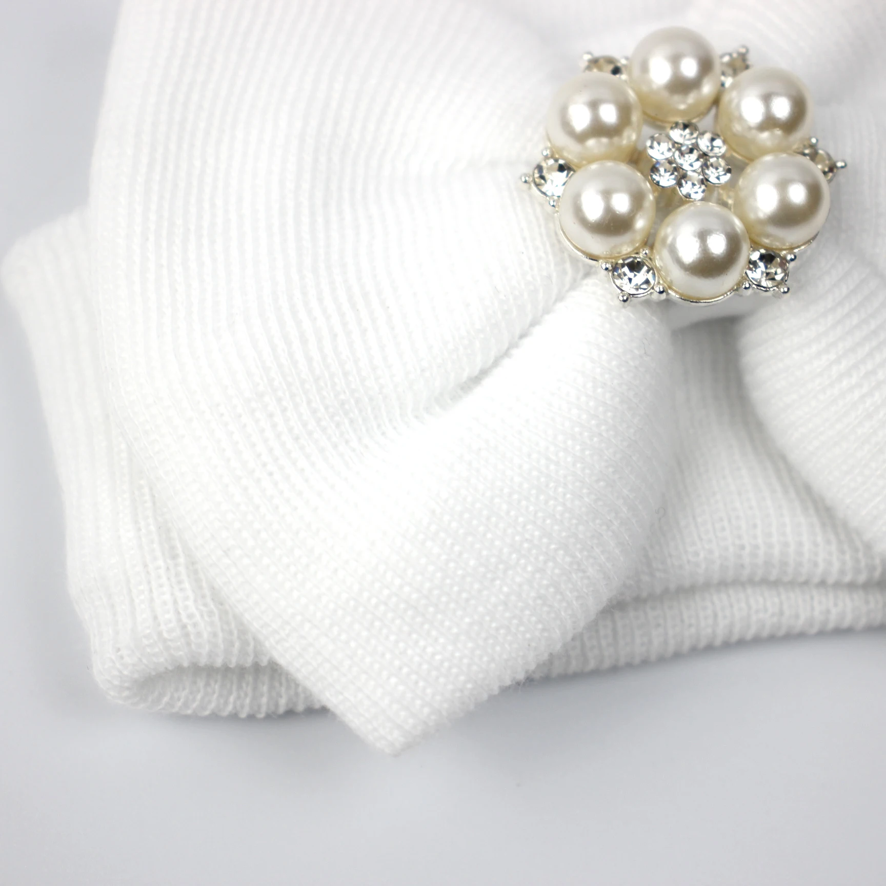 0-6 Months NewBorn Diamond White Bow Beanie Knitted Hat Baby Girls Breathable Cotton Hat Pearl Rhinestone Little Bonnet Infant