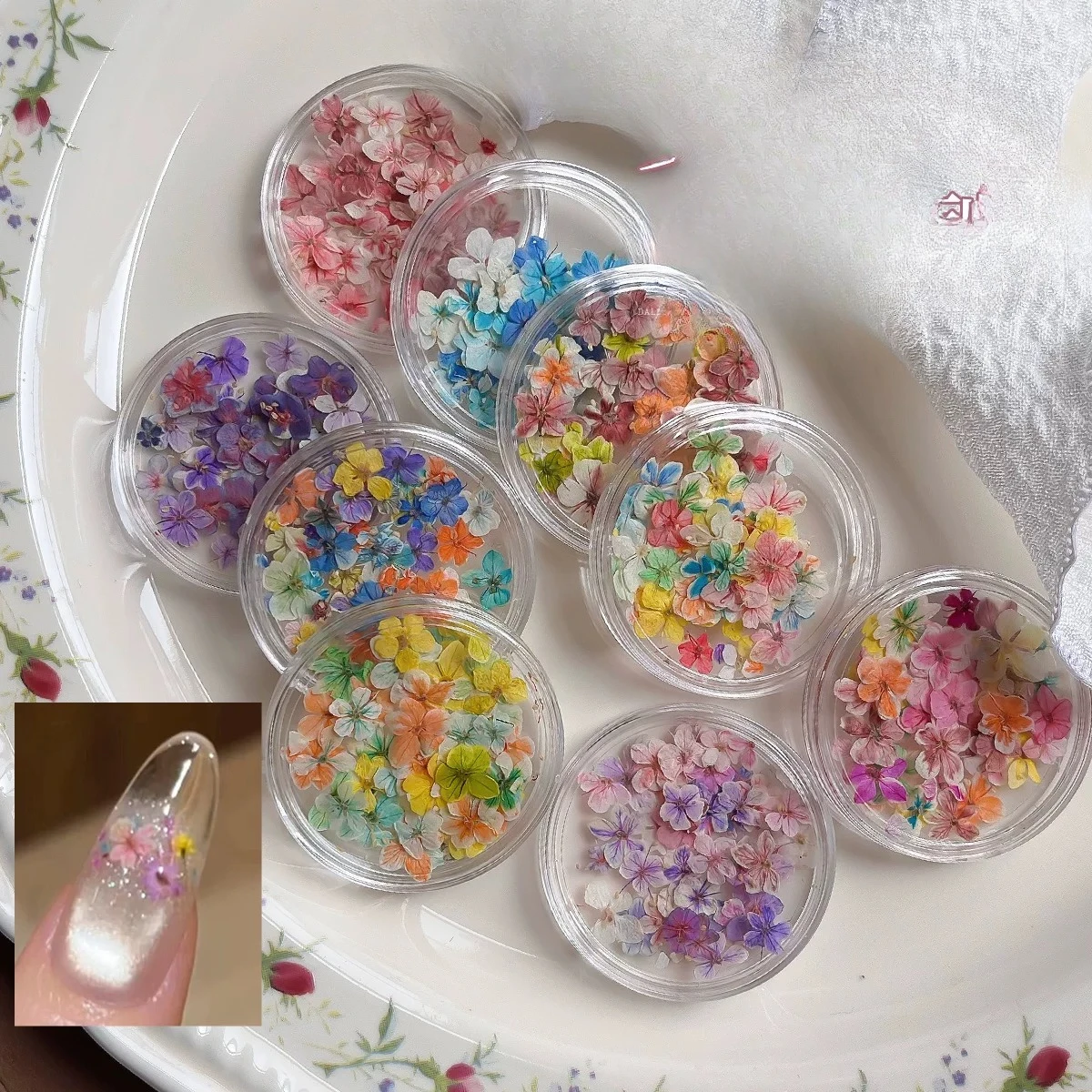 Summer Gradient Floral Nail Art Flower Charms Mixed Pressed Flowers Handmade DIY Decoration Boxed Wearable Nail Accessories