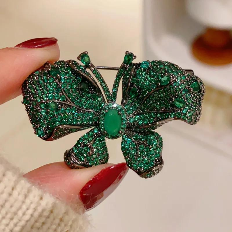 

Green Crystal Zirconia Brooches For Women Super Shine Butterfly Sweater Coat Accessories Clip Pin Buckle Vintage Jewelry