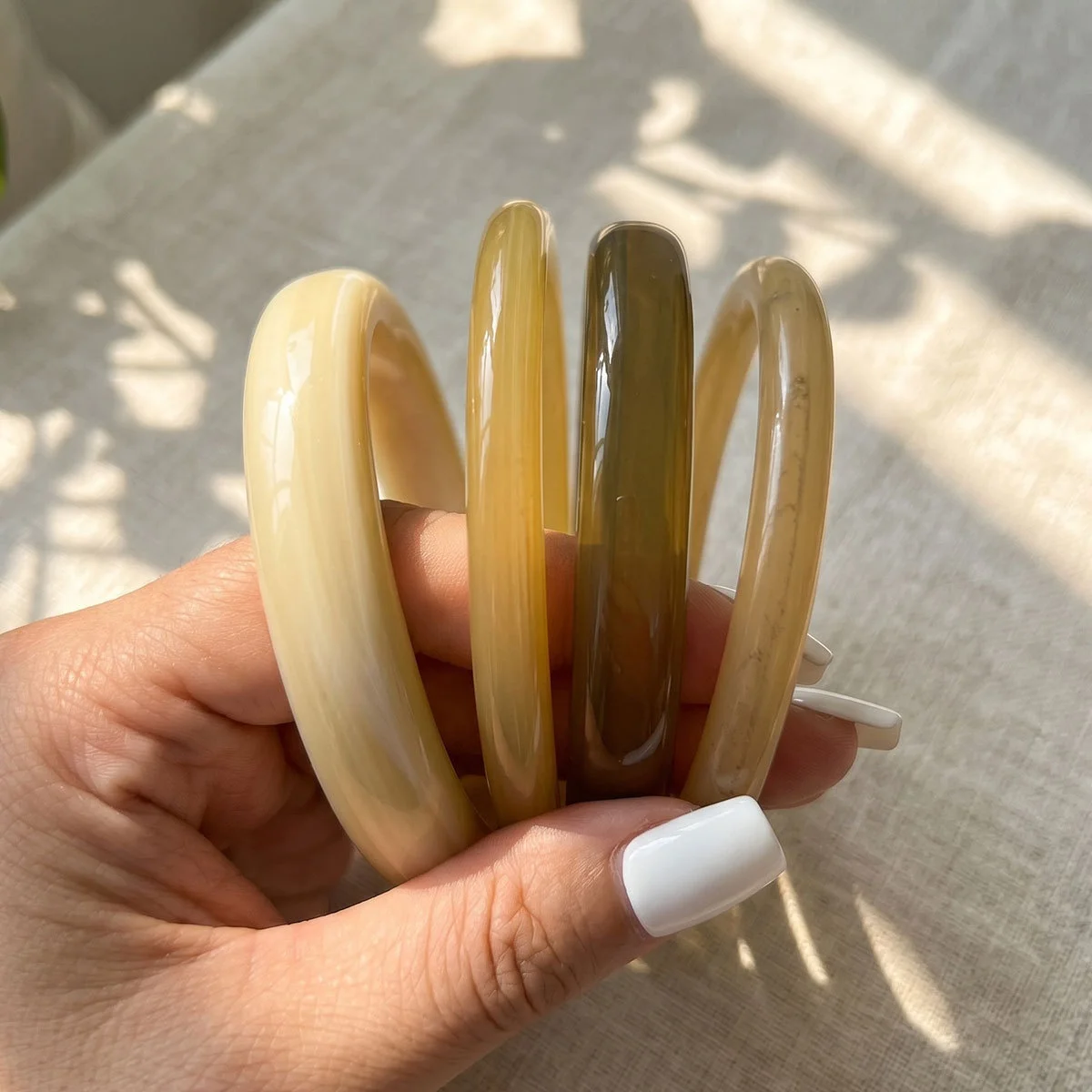 4pc Punk Stackable Resin Acrylic Round Bracelet Set for Women