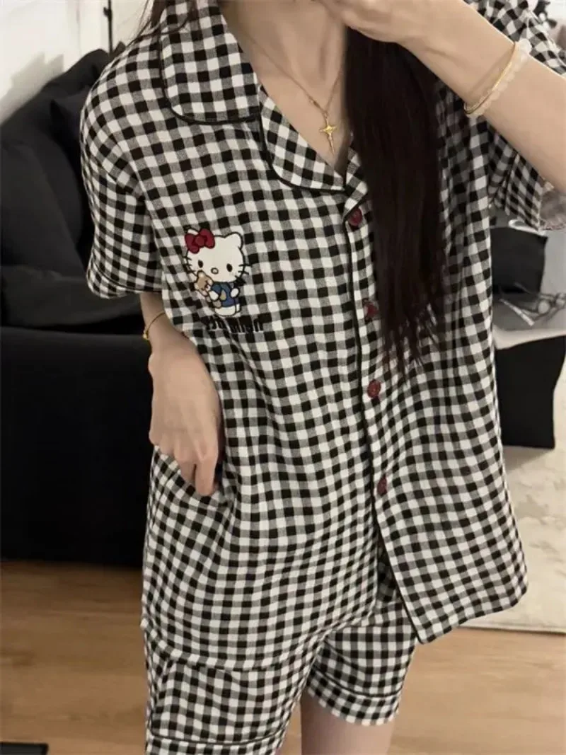 

Модный милый пижамный костюм Sanrio, шорты с короткими рукавами и рисунком «Hello Kitty», красивая домашняя одежда, комплект из двух предметов, повседневный комфорт