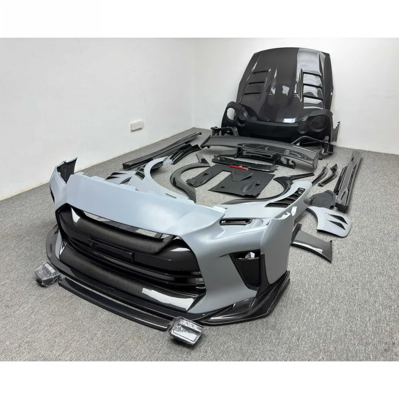 Suitable for Nissan GTR R35 2008-2019, Top Secret Style Partial Carbon Fiber Body Kit with Bumper, Rear Spoiler and Hood