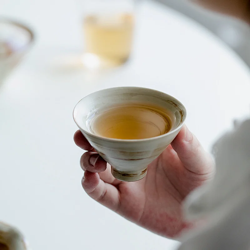 2 قطعة/مجموعة الرجعية اليدوية الملتوية Galze السيراميك الشاي كوب نمط هادئ الخيزران قبعة فنجان الإبداعية مخروط ماستر كوب الشاي الكونغ فو مجموعة 80 مللي