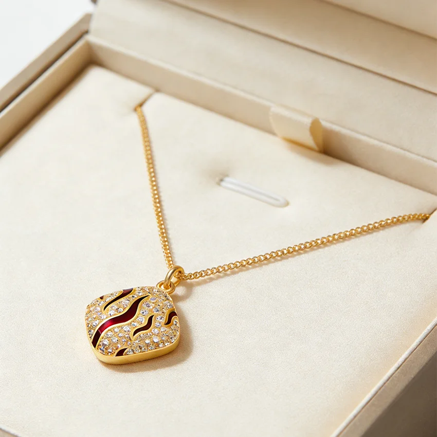 

Элегантный женский браслет в классическом французском стиле с подвеской-бабочкой из позолоченного/посеребренного металла и кристаллами, регулируемая цепочка, украшение для вечеринок