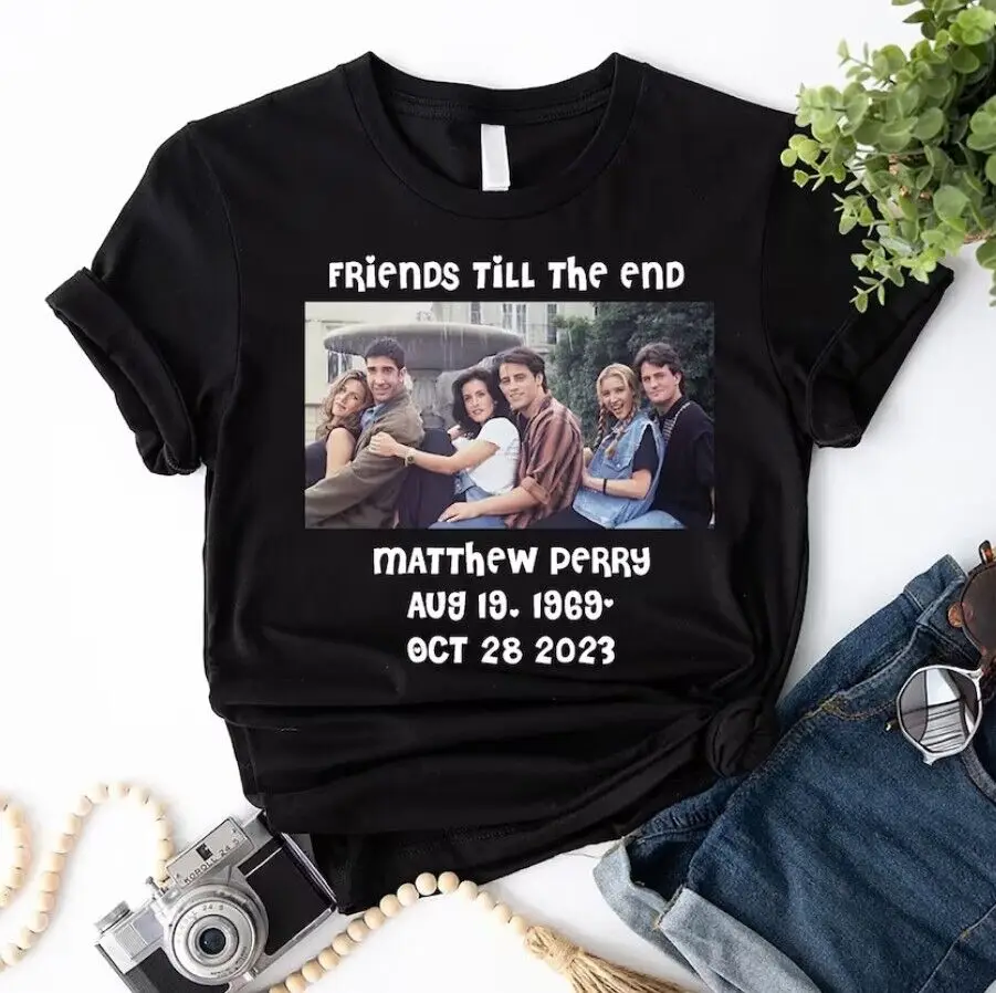 

Футболка с надписью «Friends Till The End», Мэтью Перри 1969-2023, футболка Чандлера, друзья ситком»