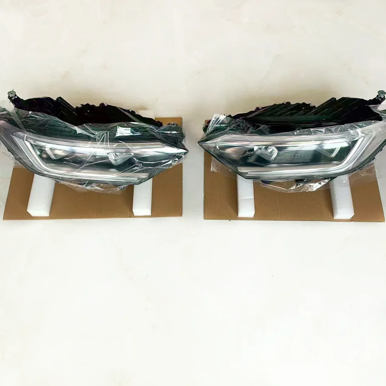 

Best-selling Original 1 Pair of MK7 IQ matrix Headlights 17G 941 082E Car matrix Headlights