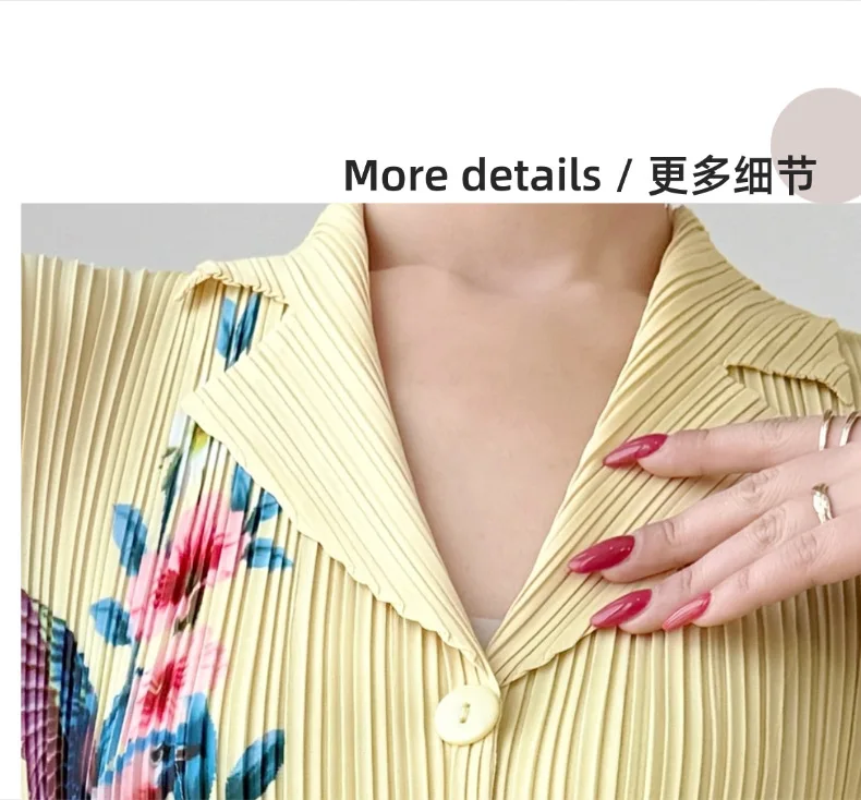 Blumendruck Miyake Plissiertes Kleid mit Reverskragen, 3/4-Ärmeln und Knopfleiste, Midi-Länge, Leichtes Freizeitkleid für den Alltag, Stilvolles Damenkleid – Detail 3