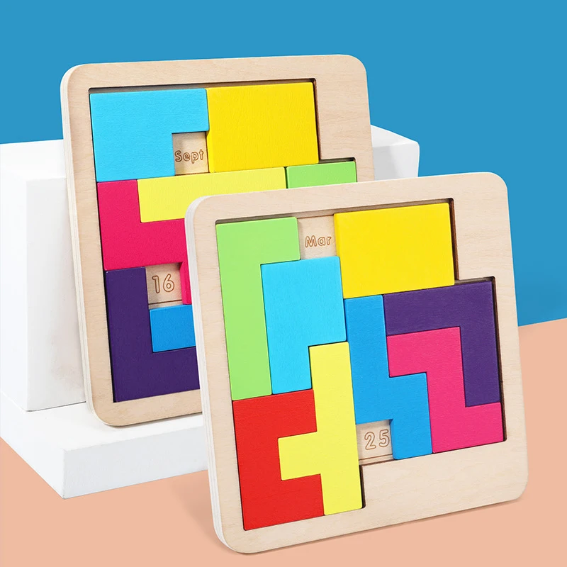 Tageskalender-Puzzle, Holzkalender. Spielen Sie ein anderes Puzzle, um das Datum zu zeigen. Schwieriges Puzzlespiel für den Schreibtisch. PR-Ausverkauf