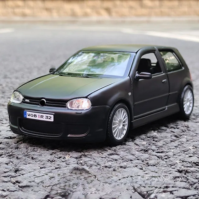 1:24 Golf R32 Alloy Sports Car Model Diecast Metal Vehicles Car Simulation Collection Gift Toy