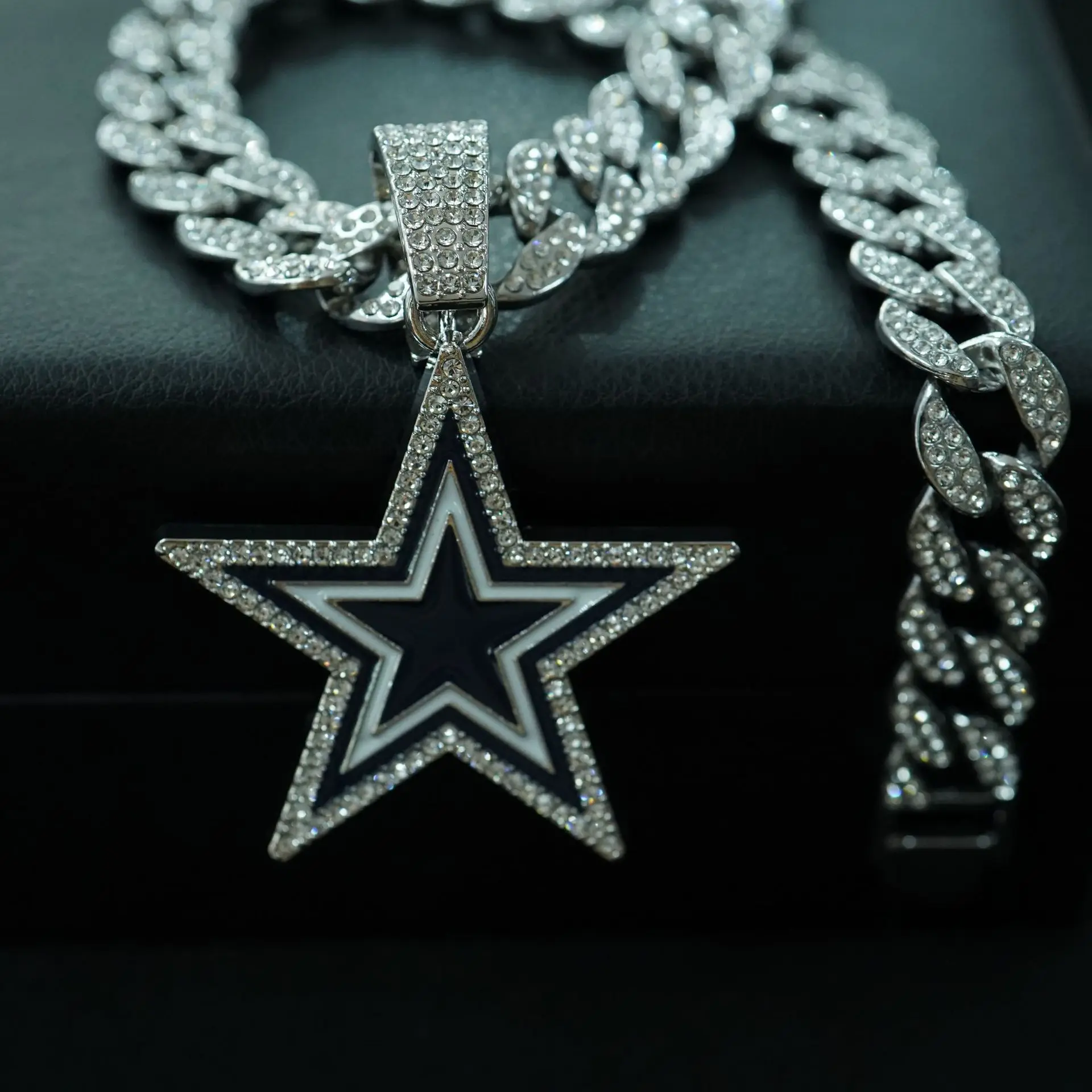 Fashion Five-Pointed Star Pendant Necklace Punk Unique Star Necklace For Women And Men Hip hop Fashion Jewelry