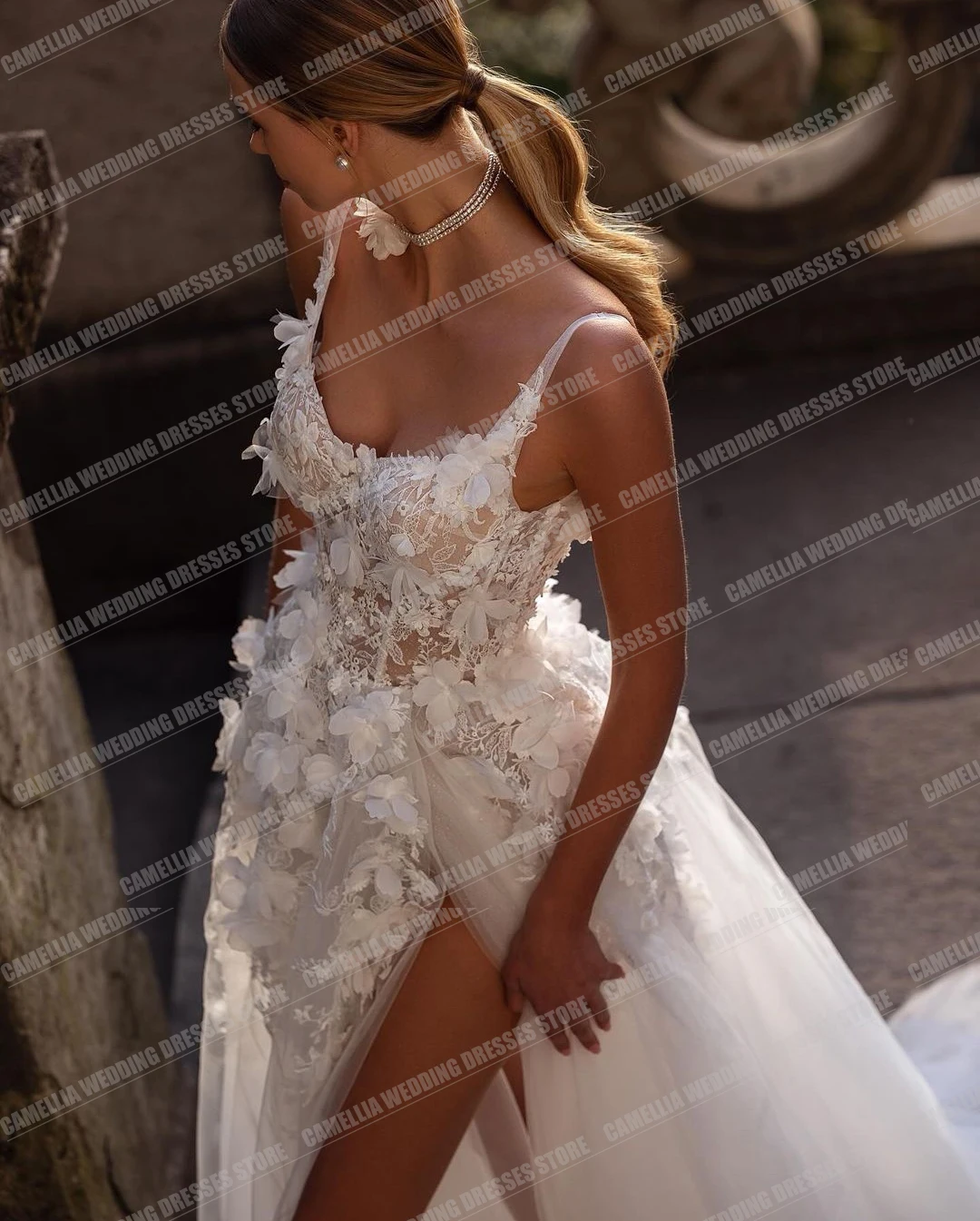 Squisiti abiti da sposa eleganti per le donne una linea Sexy Appliques 3D senza maniche abiti da sposa in Tulle abiti con spacco laterale grazioso