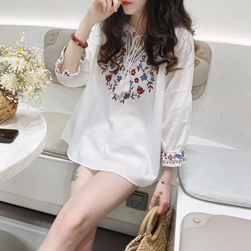 Women's Doll Sleeves Fresh Embroidered Lace Literary Lantern Sleeves Pure Cotton Loose Fluffy Doll Shirt