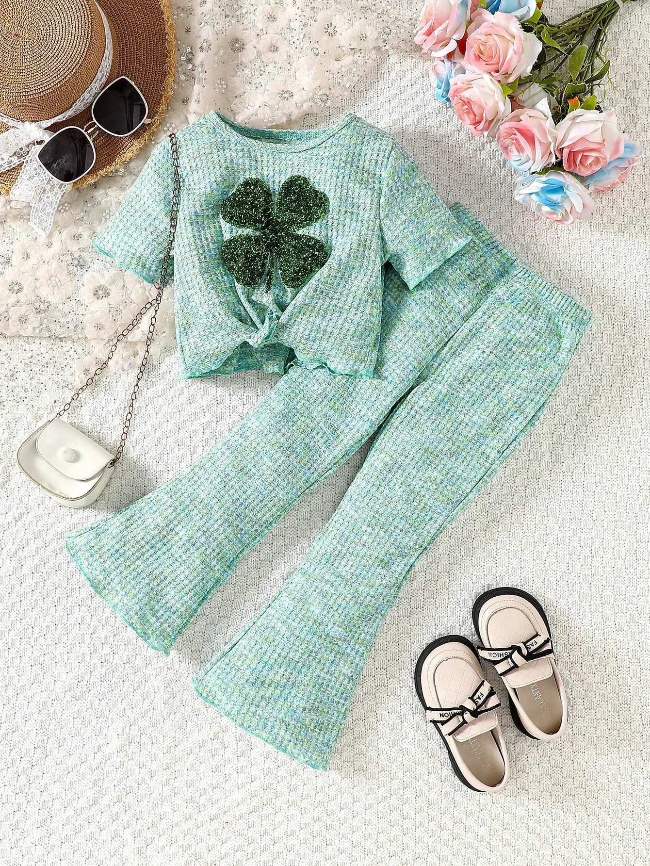 St. Patrick's Day Girls' Short sleeved Bell bottom Pants Set Beaded Embroidered Clover Clover Short sleeved Pants Two piece Set