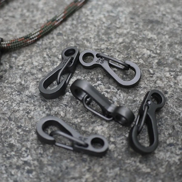 10 ชิ้น/ล็อต Mini SF กระเป๋าเป้สะพายหลังฤดูใบไม้ผลิ Clasps Carabiners ปีนเขา EDC พวงกุญแจ Camping ตะขอขวด Paracord Survival Gear - สีดํา