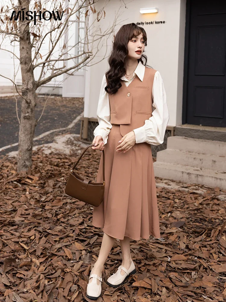 

MISHOW 2023 Autumn Fake Two-piece Vest Dress for Women Korean A-line Female Clothing Vintage Polo Neck Midi Dresses MXB34L1205