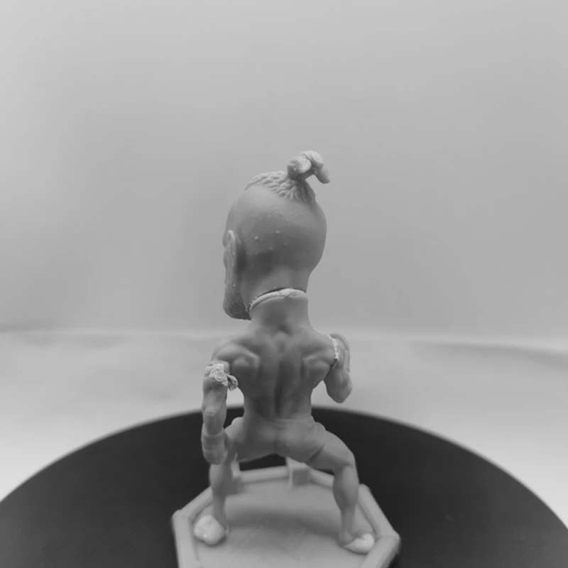 Kit Rakitan Model Resin Skala 1/24 DIY Pria Berotot Kepala Besar Mainan Patung Belum Dirakit dan Tidak Dicat