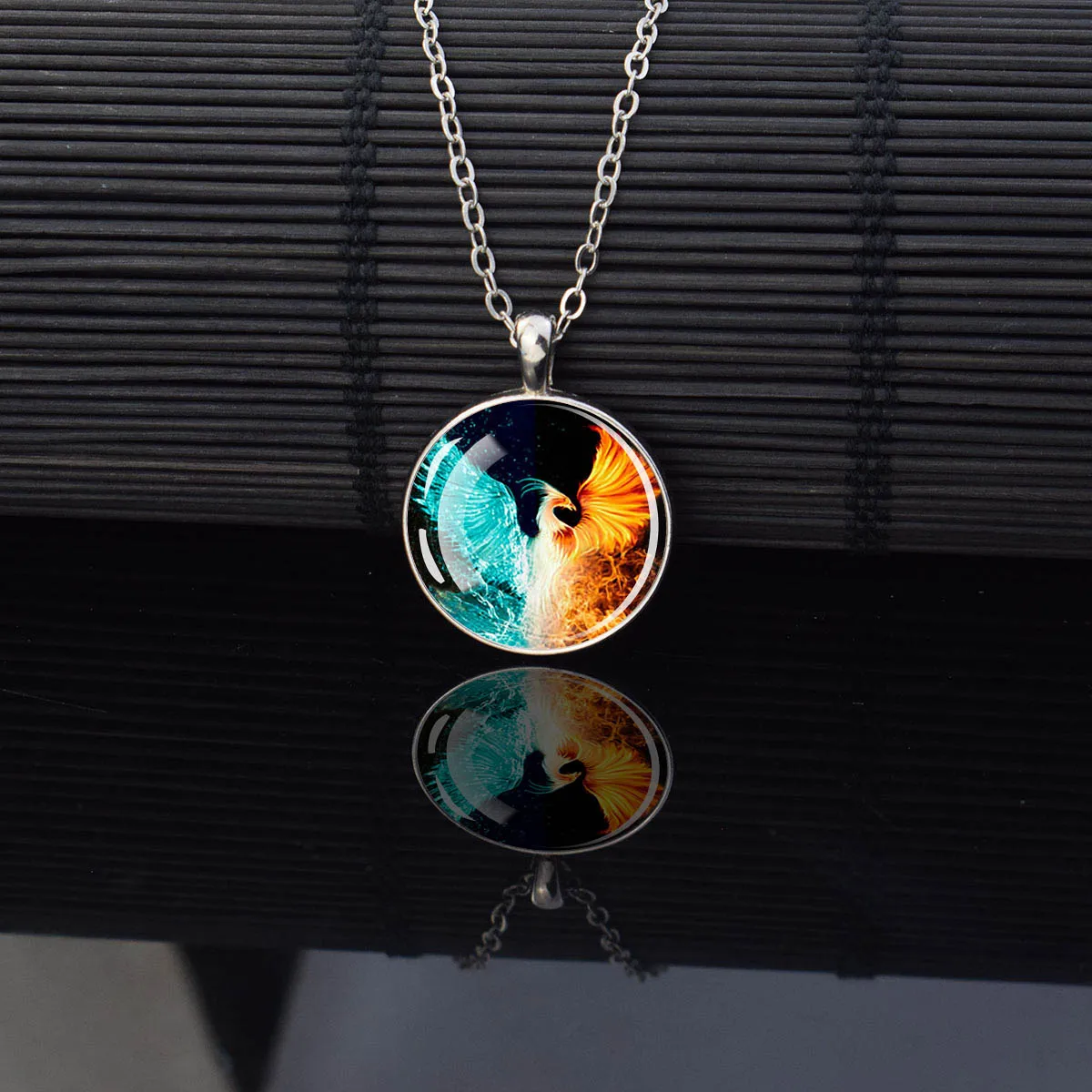 1PC Phoenix Patterned Necklace, Exquisite Dome Glass Pendant Necklace, Daily Party Accessories, Holiday Gift Giving