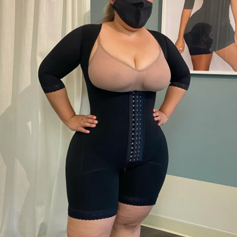 High Compression Short Sleeves Adjustable Front Closure Body Shaper Tummy Control Butt Pads Seamless Hip Enhancer