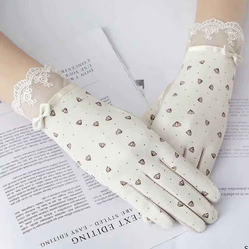 Сексуальные летние женские солнцезащитные перчатки с УФ-защитой, короткие солнцезащитные перчатки с жемчужными цветами, тонкие ледяные шелковые кружевные перчатки с сенсорным экраном, вискозные перчатки для вождения