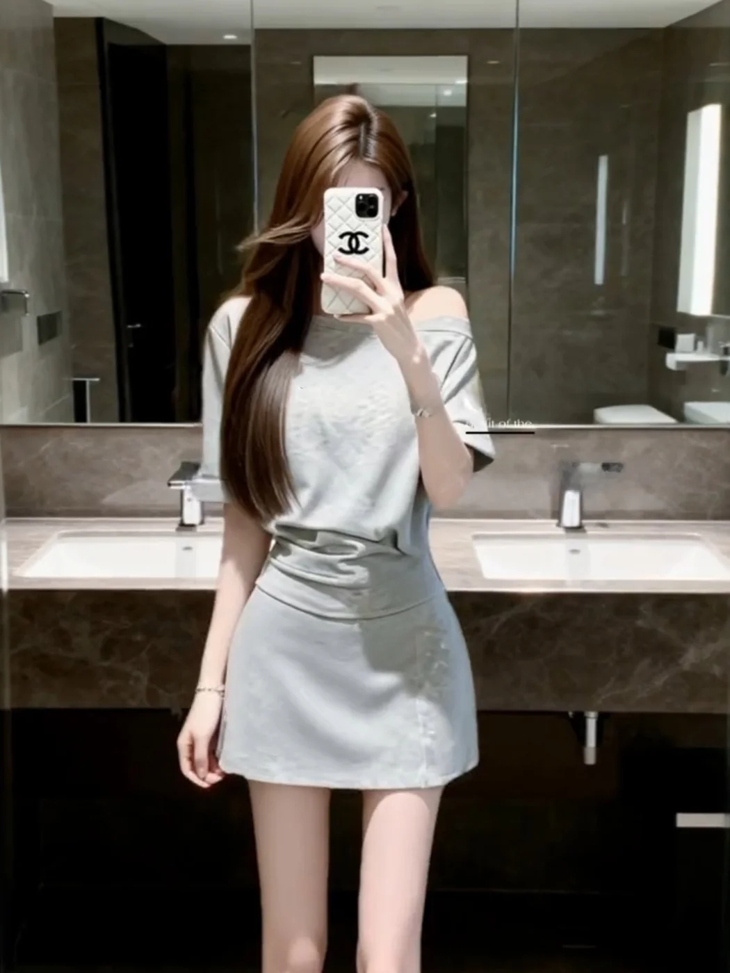 

Casual Summer Korean Style Short Sleeve Asymmetrical Shoulder Top And High Waist Skirt Slimming Two-Piece Set for Women