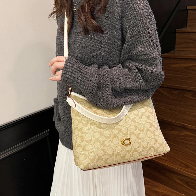 

New Underarm Women's Bag Fashionable Retro Large-capacity Crossbody Bag Light Luxury Design Fashion Handbag