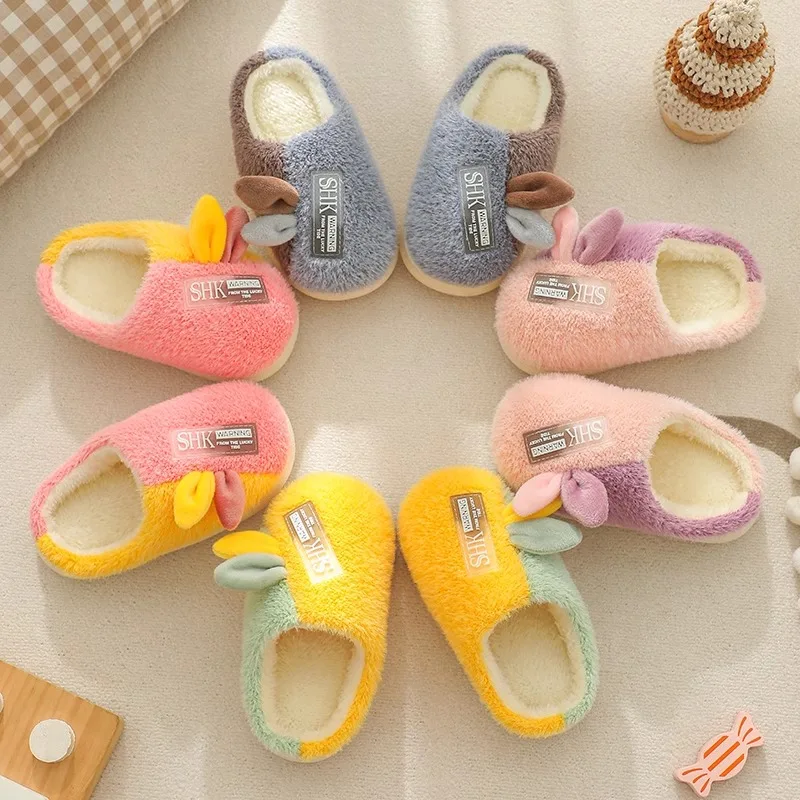 Children\'s cotton slippers parent-child shoes with thick velvet and soft sole cartoon boy and girl children\'s woolen slippers
