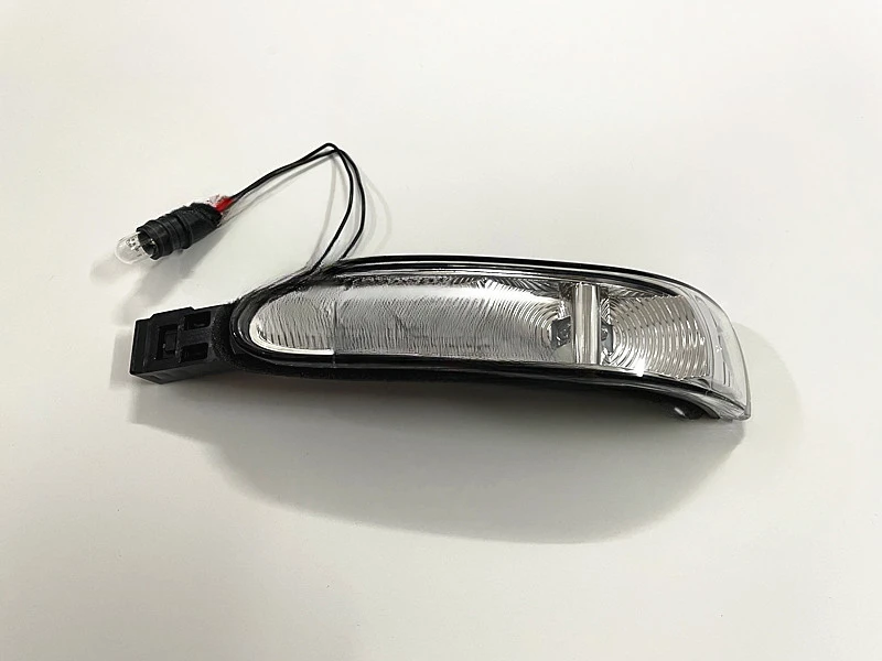 

1648200521 1648200621 China Left Right Rear Bumper Reverse Light For Mercedes Benz R ML Class W251 W164 R320 R400 ML350 07-2017