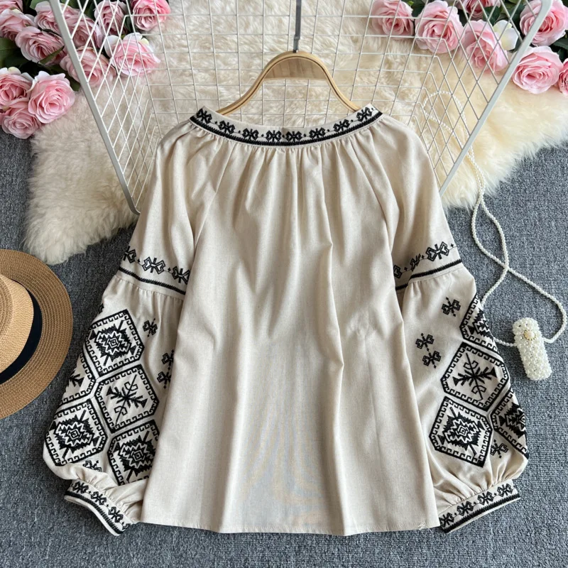 بلوزة قميص بأكمام واسعة وطني للربيع والصيف لعام 2025 بلوزة نسائية مطرزة برباط على شكل حرف v فضفاضة بتصميم بوهيمي للشاطئ