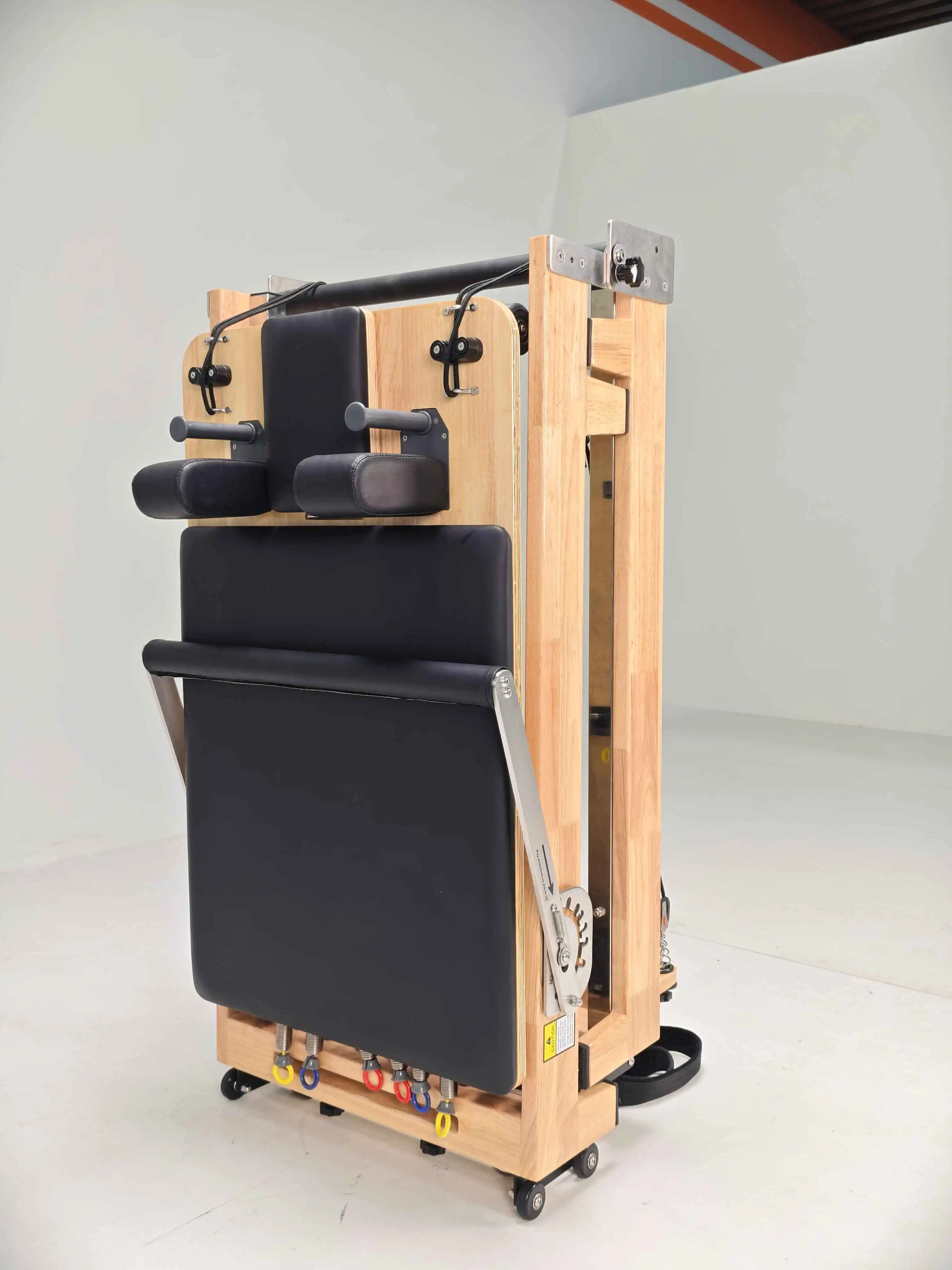 Foldable Oak Pilates Reformer with Extendable Legs for Home Use