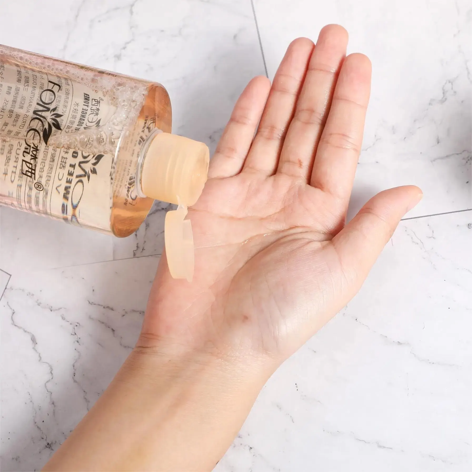 حبر FONCE بفيتامين C مرطب ومنعش ومرطب