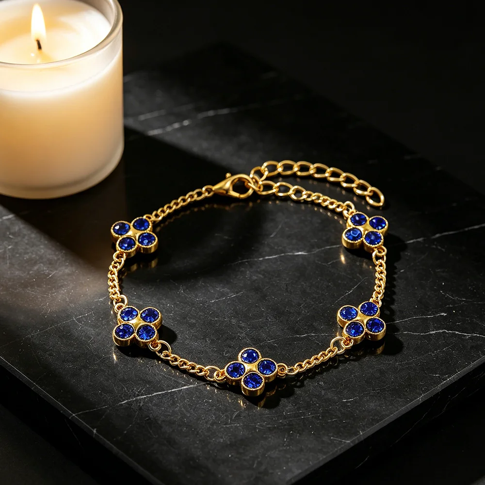 Vergoldetes Verstellbares Gliederketten-Armband, Blaues Kristall-Vierblättriges Kleeblatt-Charm-Armband, Eleganter Glücksbringer-Blumen-Handgelenkschmuck