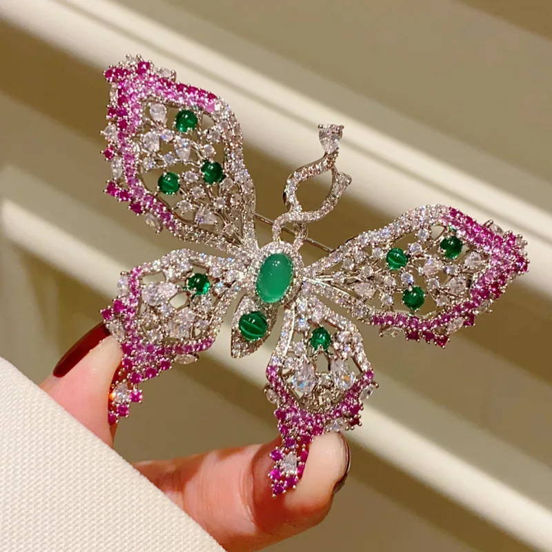 SKEDS Modische, exquisite Schmetterlings-Brosche mit Kristallen für Damen, hochwertige klassische Strass-Brosche, glänzende Anstecknadel für Anzug und Mantel