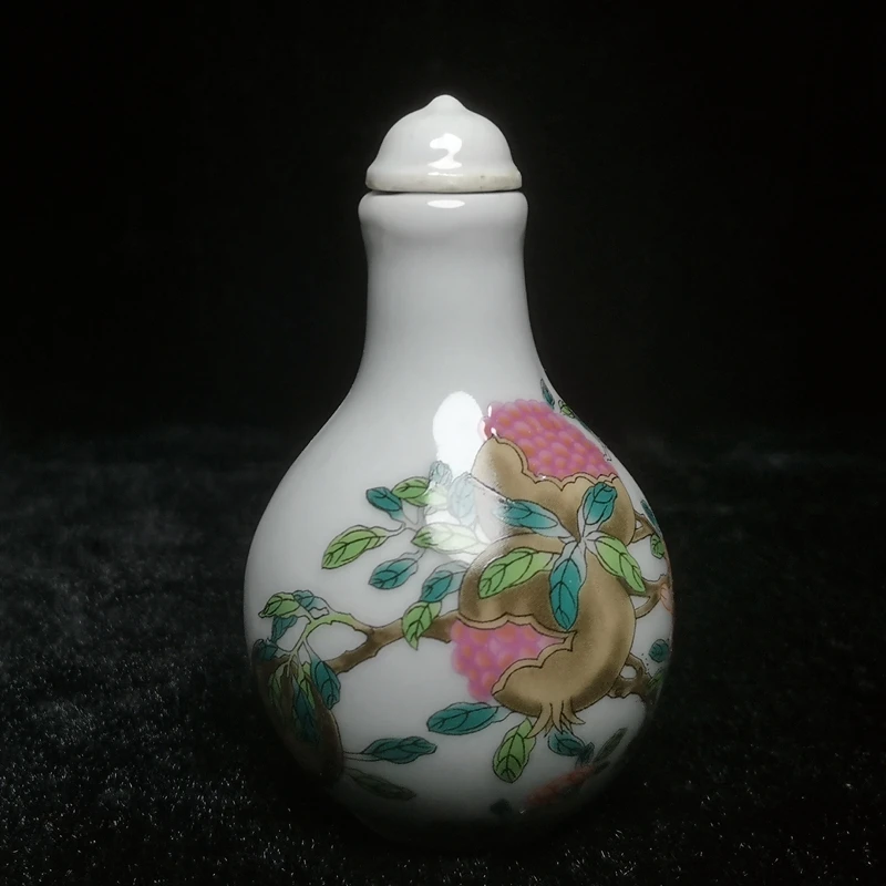 

YIZHU CULTUER ART Size 3.4 Inch Old Chinese Porcelain Painting pomegranate Flower Snuff Bottle Decorated Gift Collectoin