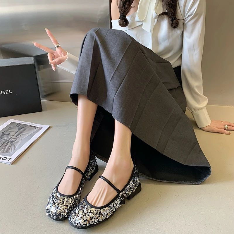 أحذية النساء الخريف الإناث الخف موديس الشقق الفم الضحلة الخريف الصيف جلد طبيعي 2024 فستان بريق جديد الجدة ماري يناير