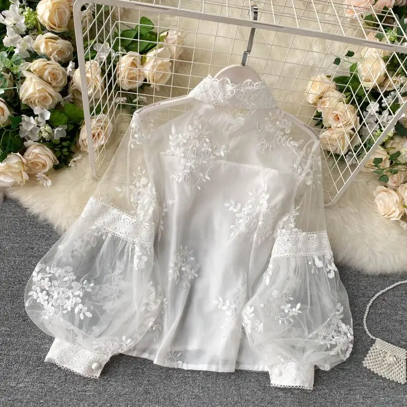 Elegant Sexy puff lool sleeve Three-dimensional flower mesh lace Blouse Chic Pullover Vintage Shirt  Korean Women Summer Top