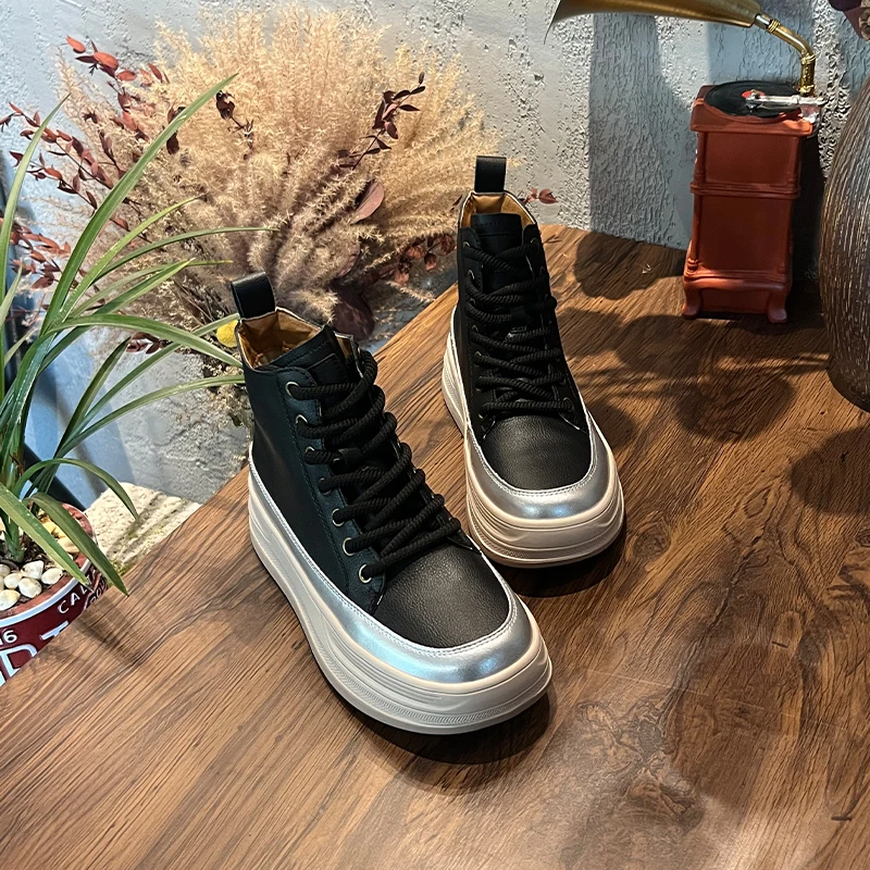 

Новые женские высокие кроссовки на платформе, повседневная обувь в стиле ретро с металлической отделкой, увеличивающие рост, дизайнерские женские туфли на толстой подошве