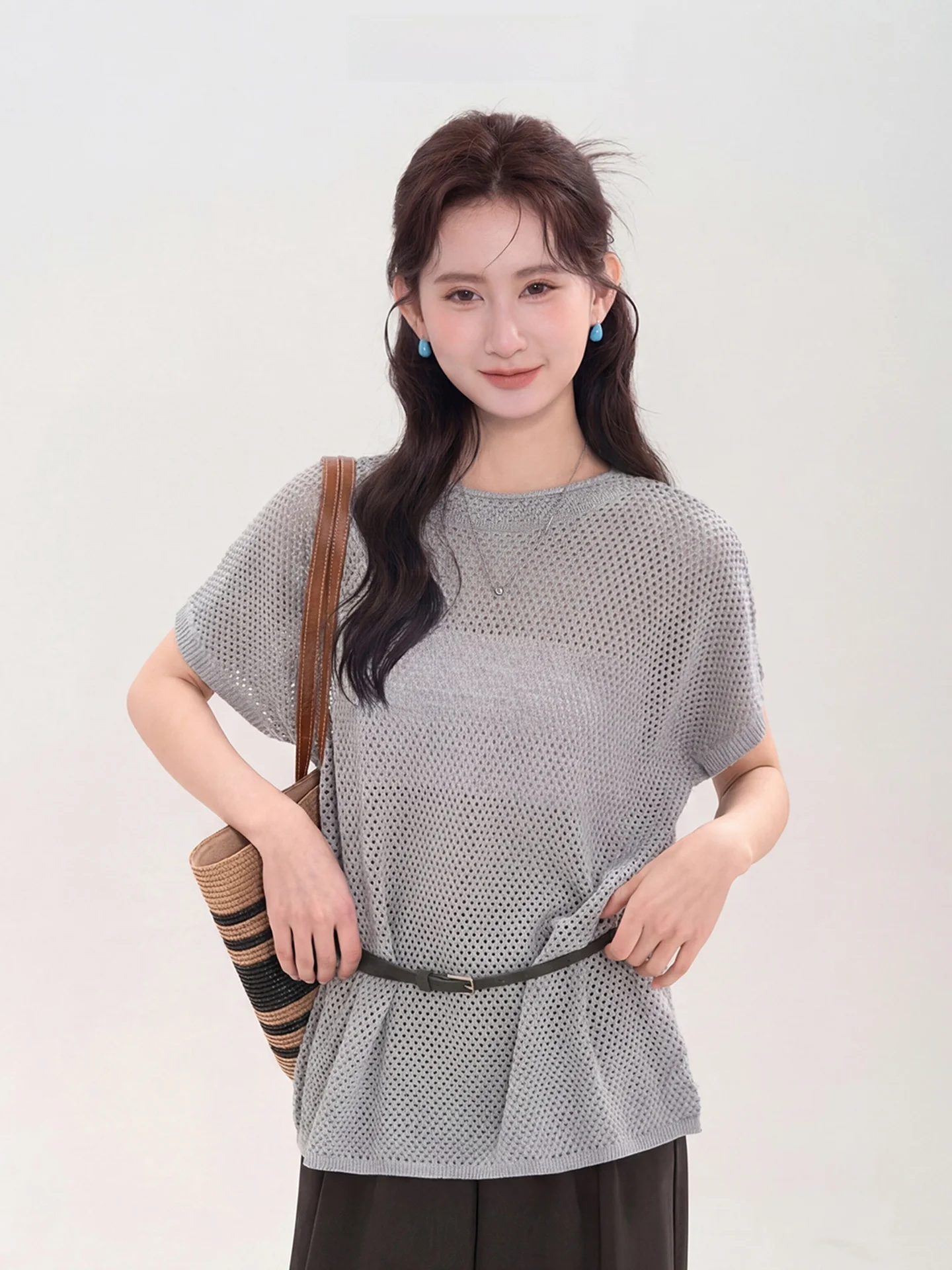 

Серый вязаный топ Heme с коротким рукавом, шерстяной, повседневный, с вырезами, женский, с узором «Цветочное поле», из полиэфирного волокна, свободного кроя, с круглым вырезом