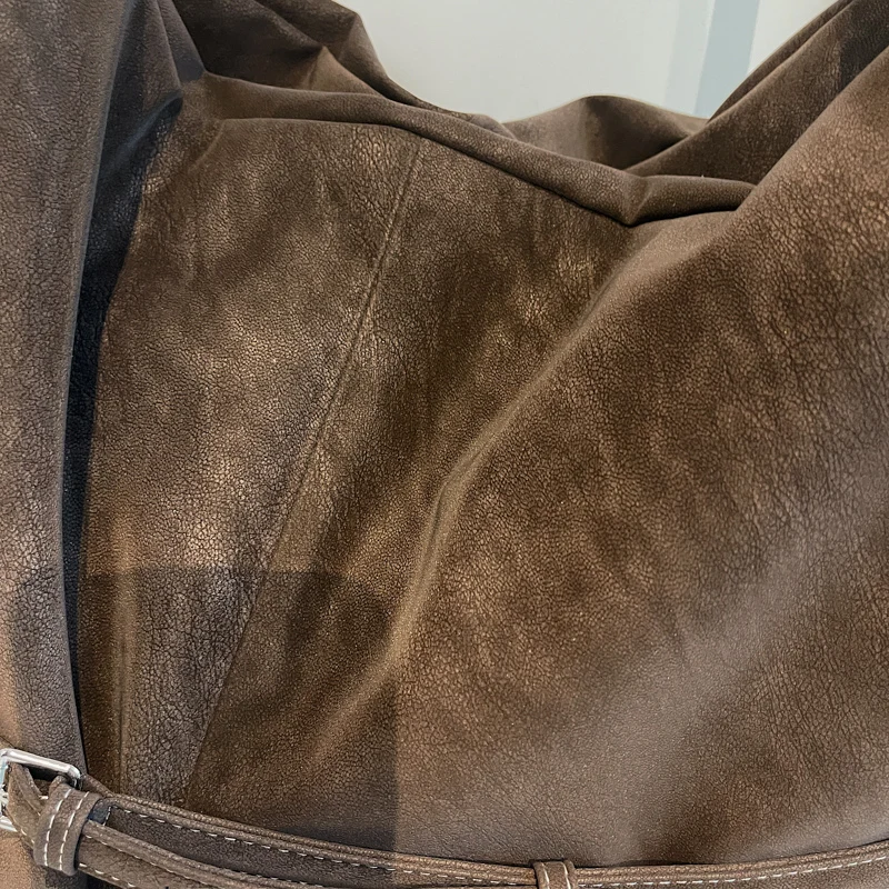 Tas Retro Baru 2025 Tas Bahu Kapasitas Besar Coklat Tas Selempang Tas Tote Tas Wanita Komuter Harian Santai