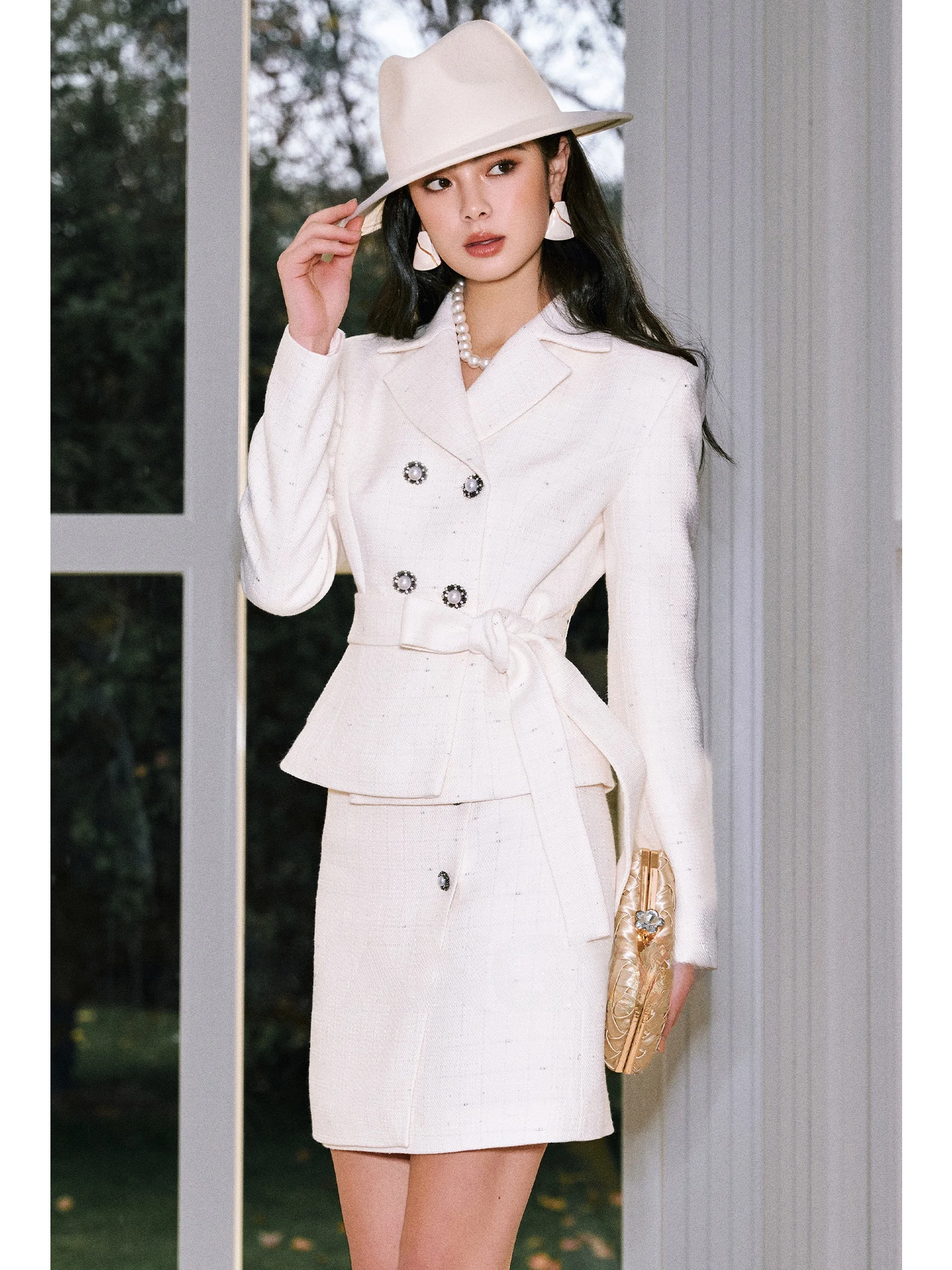 

WANGXO Vintage Texture Thiened Tweed Hand Sewn Rhinestone Button ort Coat And Wrap Skirt Set Women's Faion Ensemble