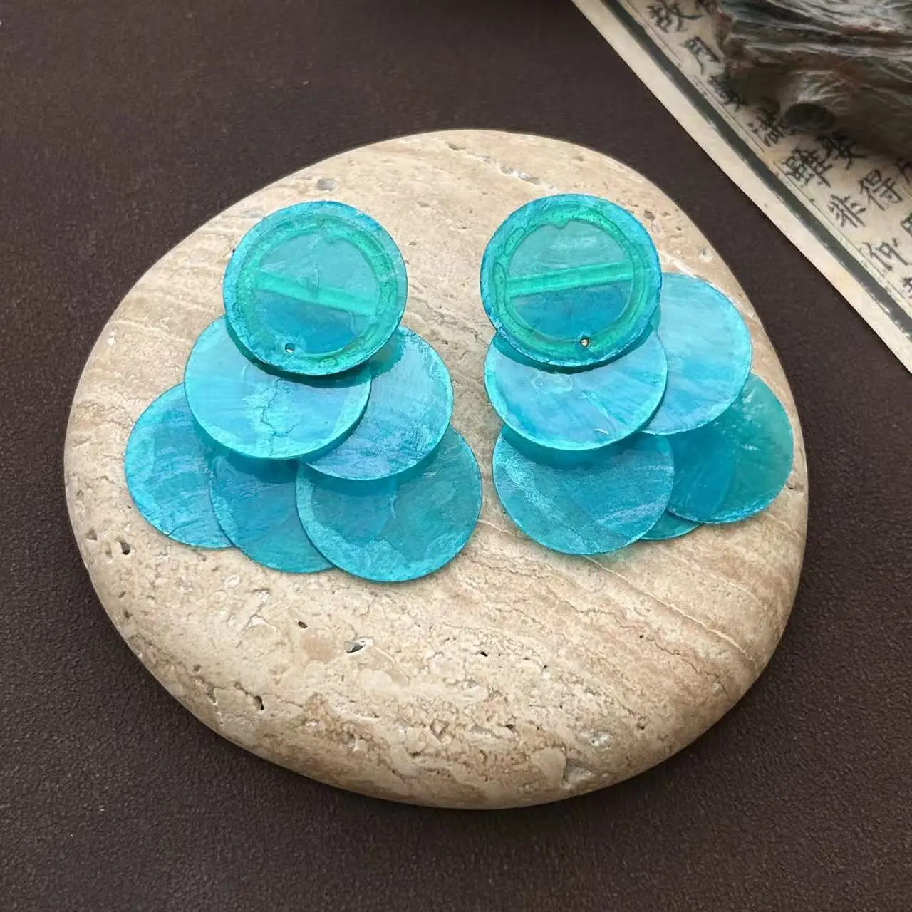 Gradual change blue shell disc stud earrings Bohemian multi-layer shell sheet white holiday wind earrings earrings