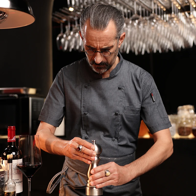 Uniforme de chef manga curta para homens Jaqueta de cozinha Roupas de trabalho Traje de hotel Fato de cozinha do restaurante Camisa verão