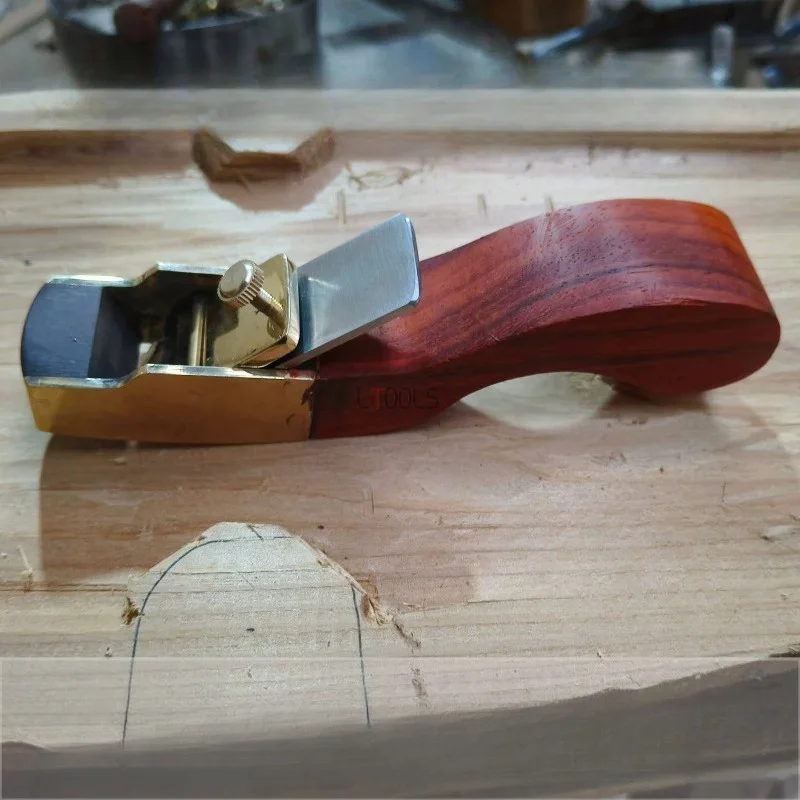 Mini Curved Hand Plane Guqin Belly Grooving Polishing Woodworking Luthier Plane Pre-Sharpened Durable Arc Radius Wood Planer